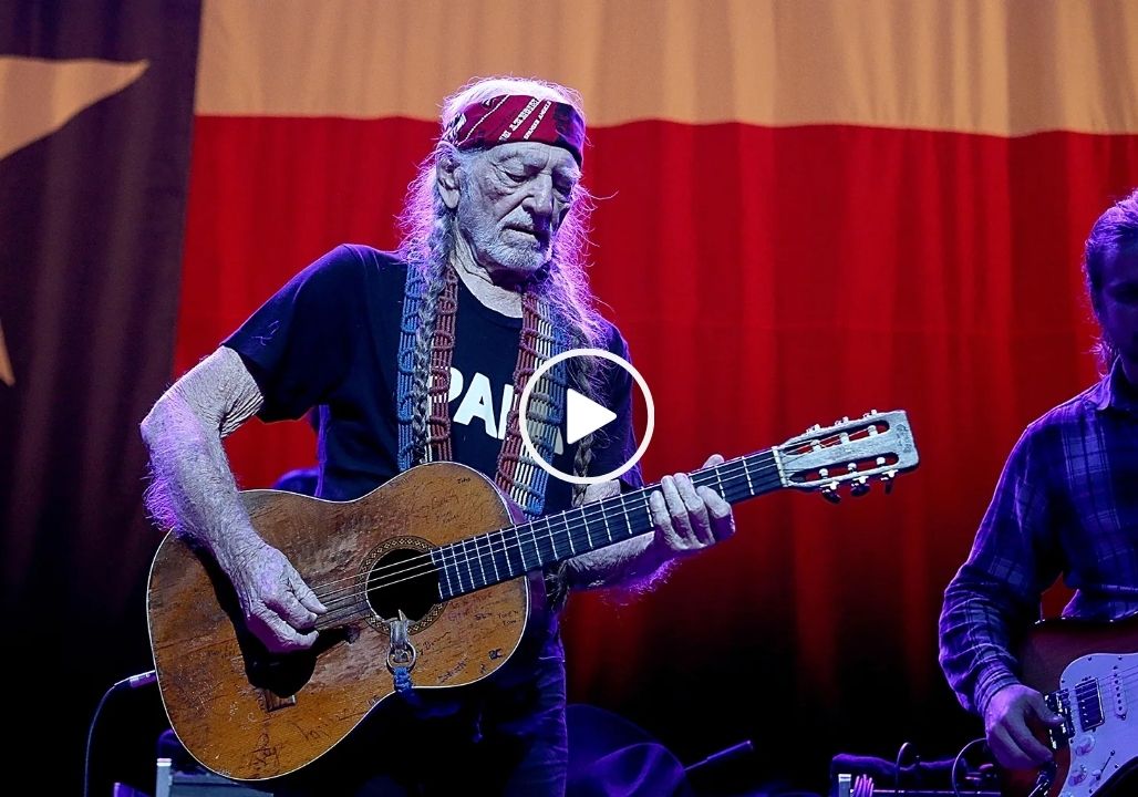 Willie Nelson – Whiskey River.